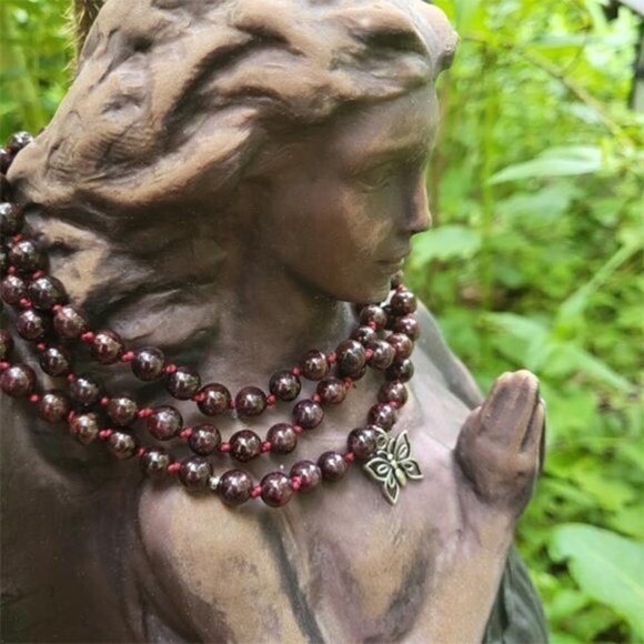 Garnet Hand-Knotted Meditation Necklace‎ - Picture 2 of 3